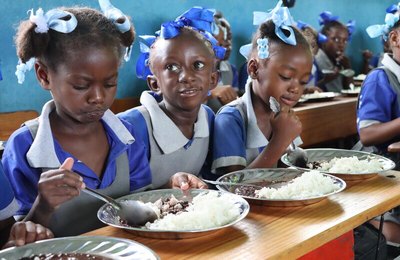 Cúpula Global em Fortaleza debate alimentação escolar com presença de Lula e ONU