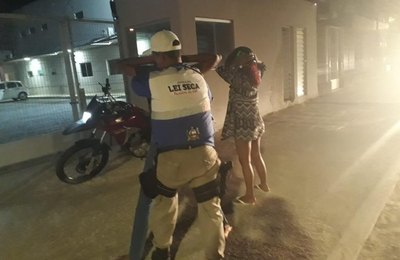 Lei Seca prende, recolhe CNHs e flagra inabilitados ao volante em Maceió