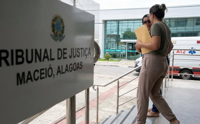 Unimed Maceió deverá indenizar cliente bariátrica que teve cirurgia reparadora negada