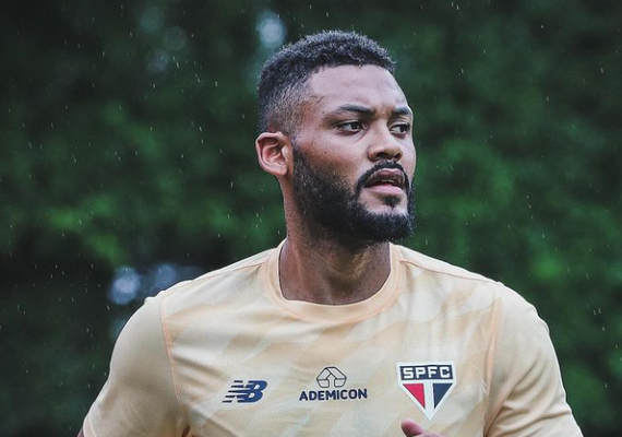 São Paulo prorroga contrato do zagueiro Sabino até o fim da temporada
