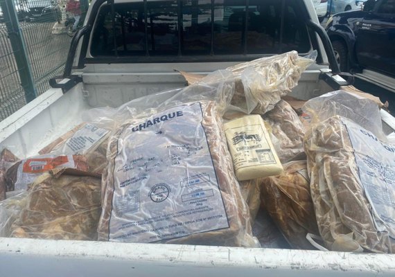 Visa apreende 600 kg de charque estragado em fiscalização em Maceió