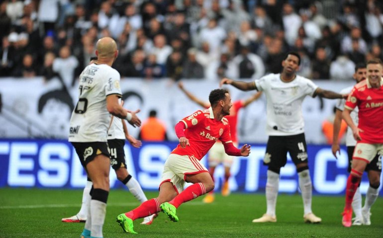 Corinthians e Inter empatam em bom jogo e perdem chance da assumir segundo lugar