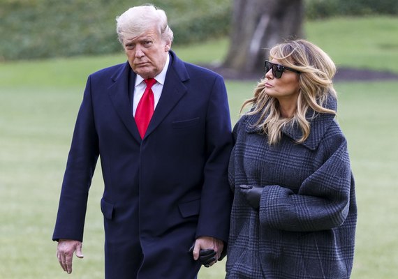 Com marido réu por inflar fortuna e próximo das eleições, Melania Trump renegocia acordo nupcial, diz site: 'Busca futuro mais sólido'