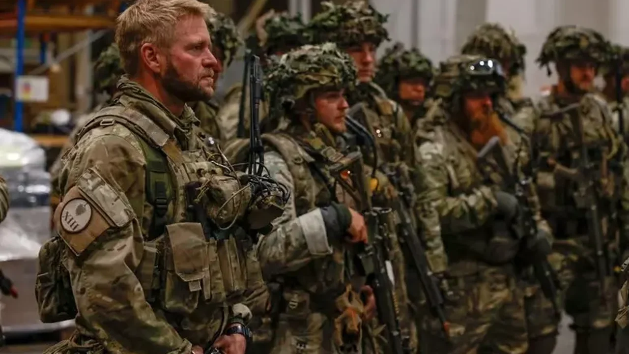 Dinamarca reforça presença militar na Groenlândia após ameaças de Trump