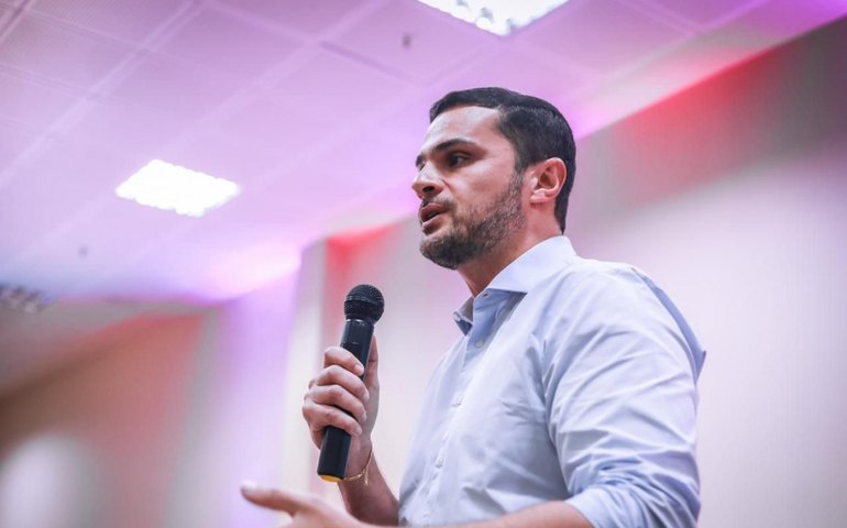 Alexandre Ayres pede suspensão do uso de fogos de artifício em eventos políticos