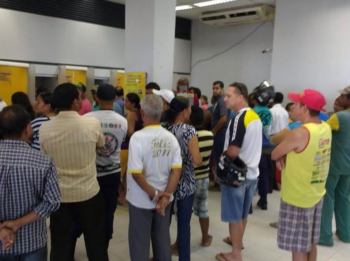 Servidores públicos de São Miguel dos Campos recebem 13º salário