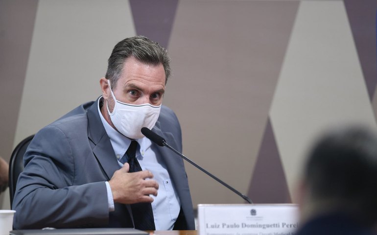 Dominguetti diz que Luis Miranda negociou compra de vacina; deputado contesta