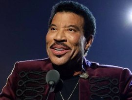 Lionel Richie volta a passar mal e está internado na UTI