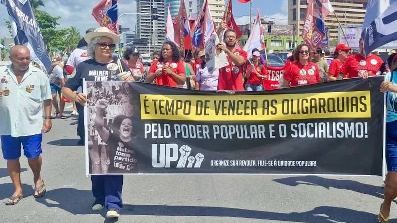 Lenilda Luna marcha junto ao 32º grito dos excluídos na avenida da paz