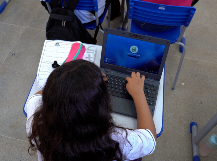 Alagoas tem 7 em cada 10 escolas públicas atendidas pelo programa Escolas Conectadas, dos ministérios das Comunicações e da Educação