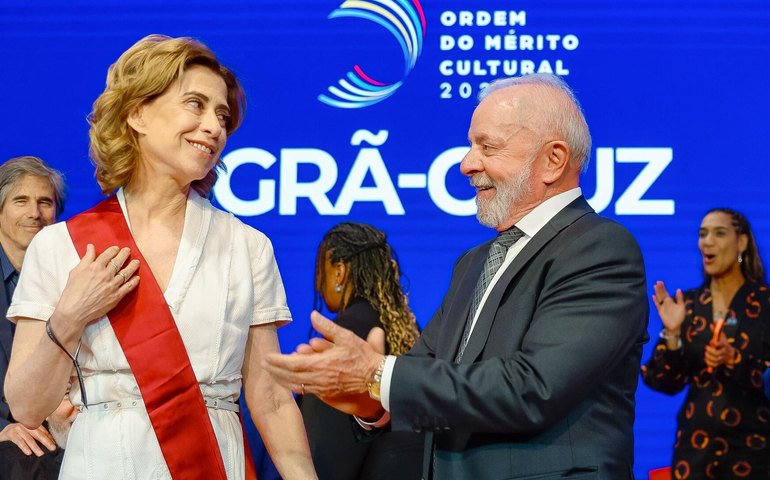 'Este país nunca mais haverá de sofrer um golpe', diz Lula