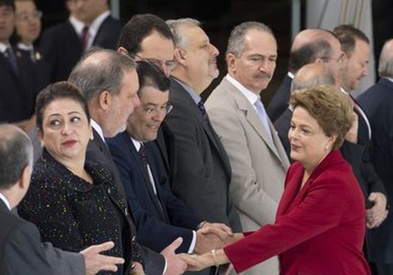 Corte no Orçamento será &#8216;o necessário&#8217; para ajustar contas públicas, diz Dilma