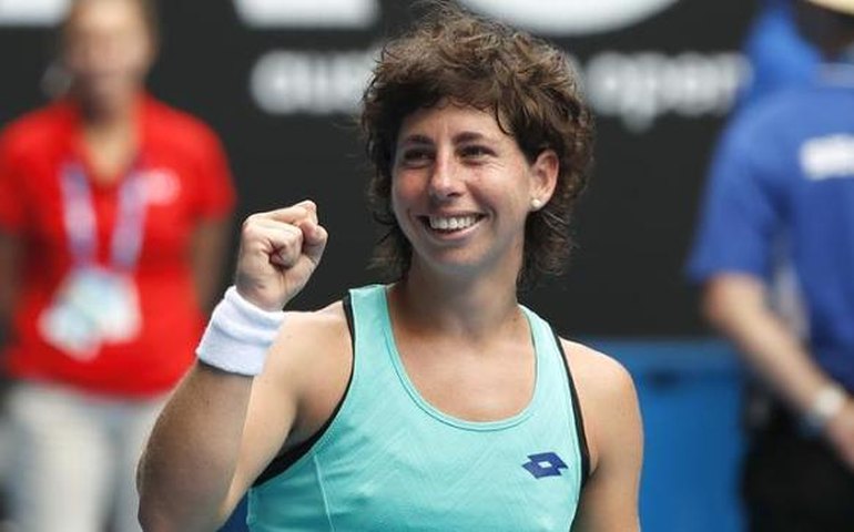 Carla Suárez Navarro surpreende Sharapova e vai às quartas no US Open