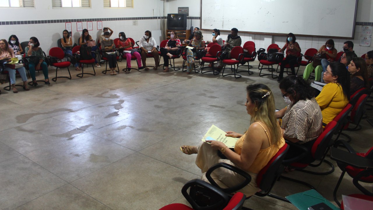 Educação realiza encontro para discutir prevenção à violência nas escolas
