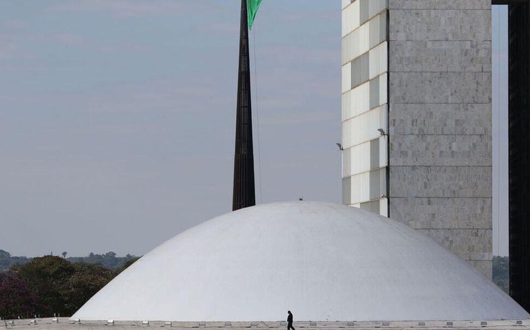 Ex-coordenador do INSS é levado coercivamente a depor em CPMI do Senado