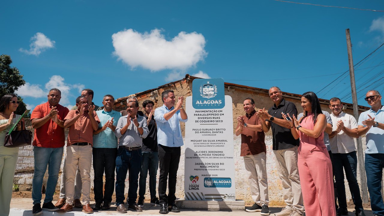 Governo de Alagoas entrega oito quilômetros de ruas pavimentadas em Coqueiro Seco