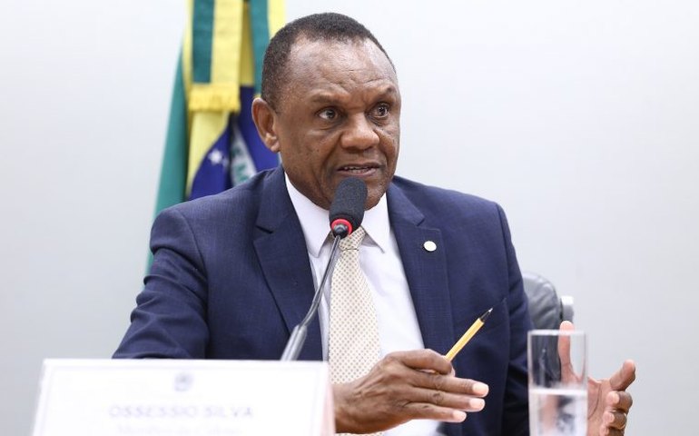 Comissão aprova regulamentação da profissão de orientação e mobilidade