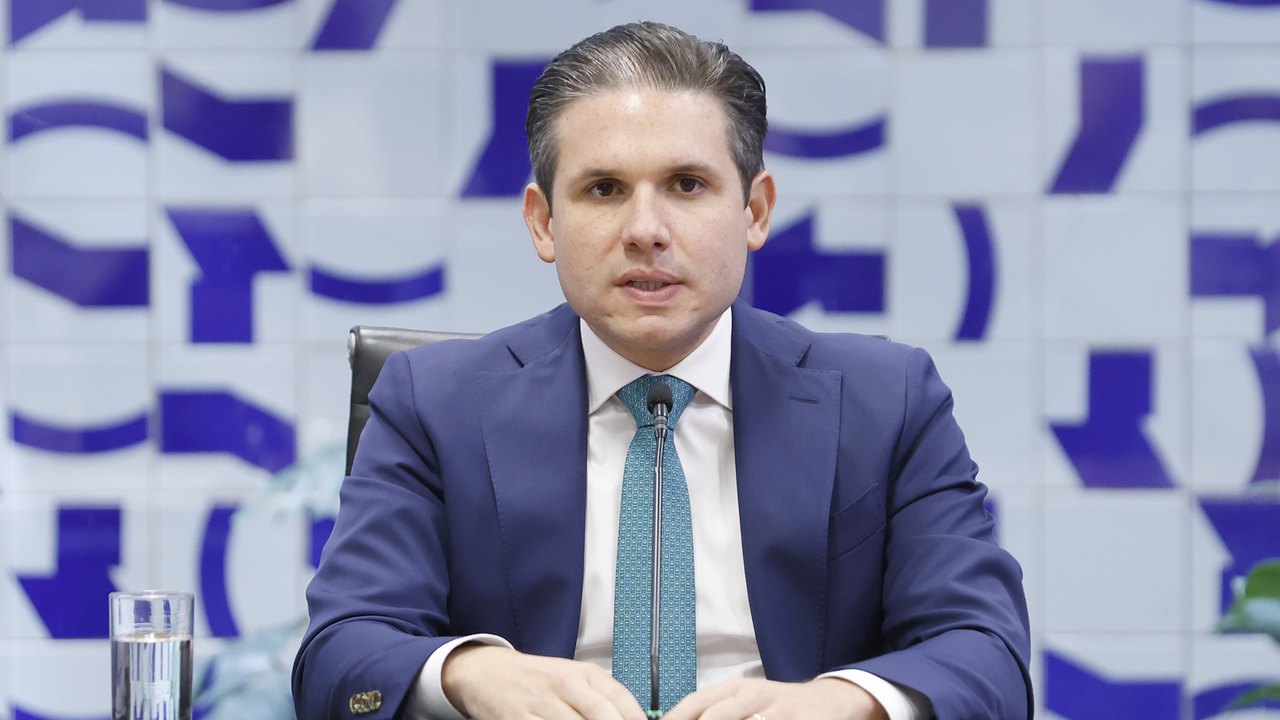 PF aponta que Hugo Motta e Ciro Nogueira viajaram em avião de empresário investigado por contrabando