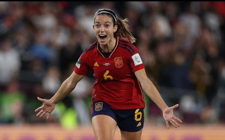 Bonmati, melhor jogadora da Copa, se diz 'chocada' com elogio de Guardiola: 'Meu ídolo'