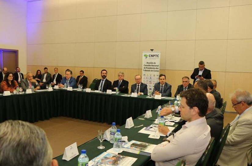 Presidente e vice-presidente do TCE/AL participam de reunião do CNPTC