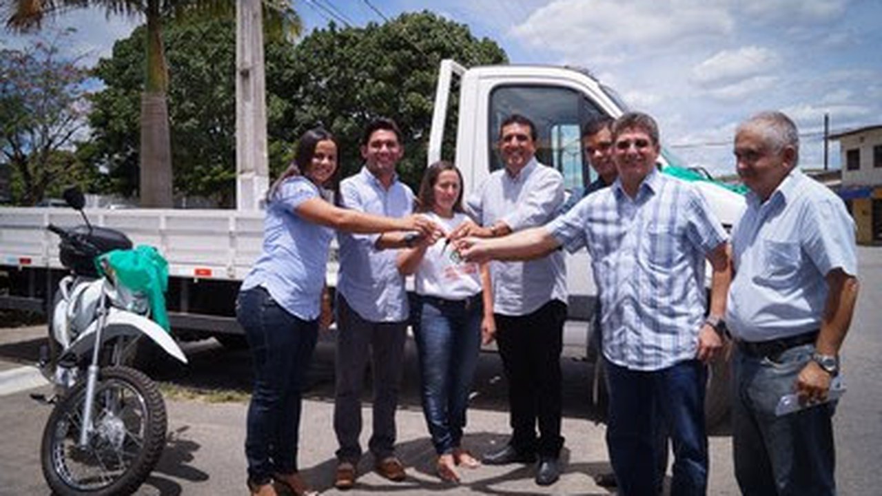 Veículos cedidos pelo Governo facilitará trabalho de agricultores de São José da Laje