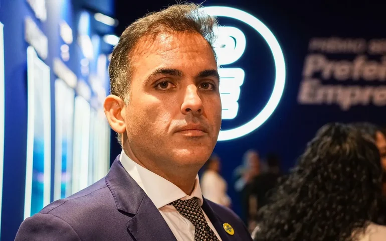 TRE-AL decide que prefeito do Pilar pode fazer postagens nas redes sociais