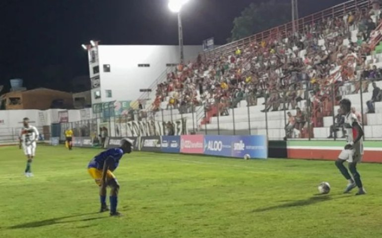 CSE domina o Aliança e garante vitória expressiva em casa: 3 a 0