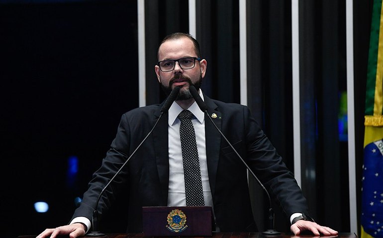 Ex-secretário de Bolsonaro é julgado por suspeita de interferência de Luciano Hang na eleição