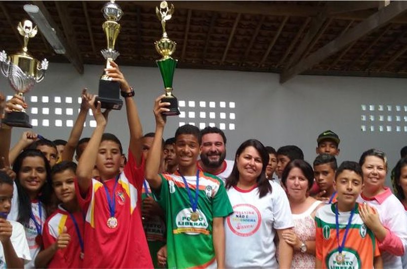 Adolescentes de Coruripe participam de programação de combate ao bulling