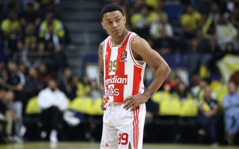 Yago, da seleção brasileira de basquete, sofre fratura em jogo da Euroliga