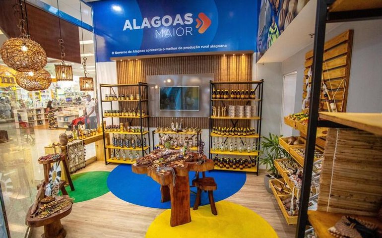Alagoas Maior comercializa mais de R$ 50 mil em produtos locais em shopping de Maceió