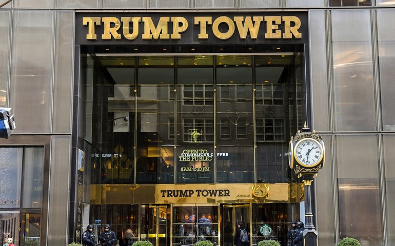 Após atentado, Trump desembarca em NJ enquanto apoiadores cercam 'Trump Tower', em Manhattan