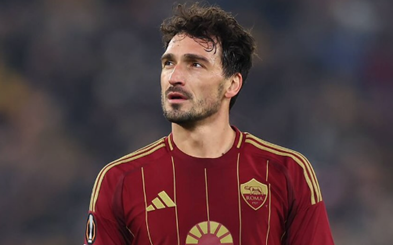 Hummels é expulso no início, Roma perde do Athletic em Bilbao e se despede da Liga Europa