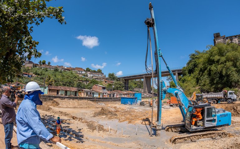 Renasce Salgadinho: Prefeitura inicia obras de canalização no Riacho Pau D’arco