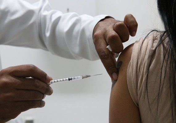 No Rio, um em cada 4 adultos não tomou terceira dose contra covid-19
