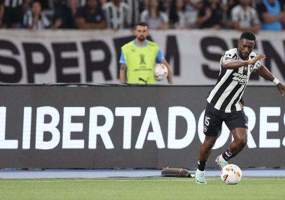 Pelo sonho da Libertadores, Botafogo recebe o Peñarol no Nilton Santos