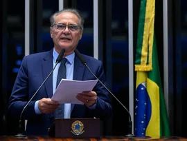 “É o mínimo para quem sustenta esse país trabalhando' diz senador Renan sobre o fim da escala 6x1