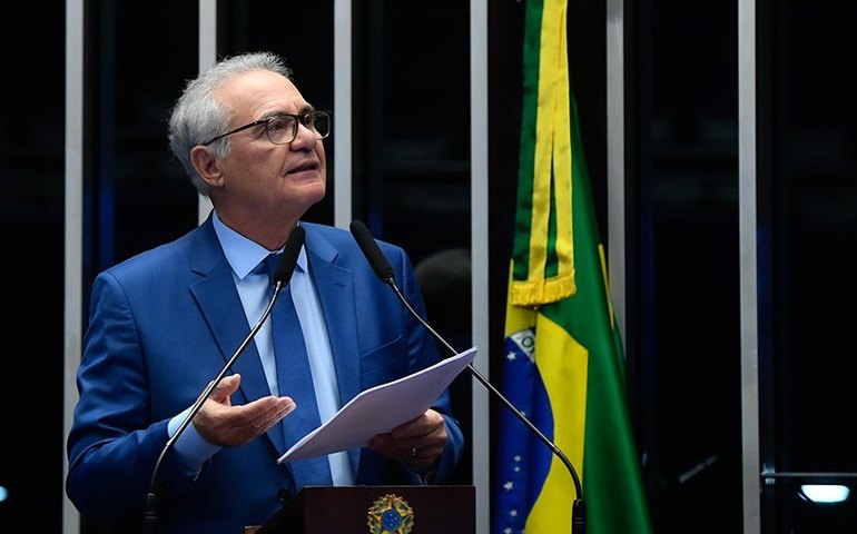 Renan diz que PEC da Blindagem transformaria o Congresso em ‘covil de malfeitores’