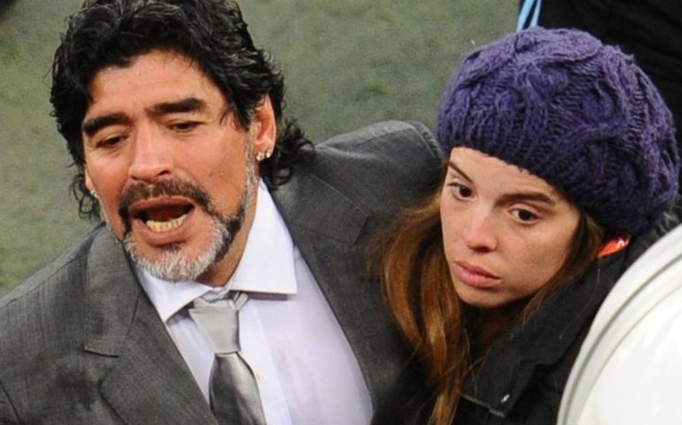 Filha de Maradona critica advogado do pai: ‘Espero que a justiça seja feita’