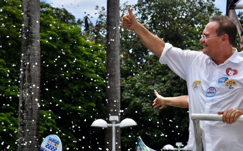 Senador Renan leva multidão às ruas de Arapiraca na última carreata da campanha