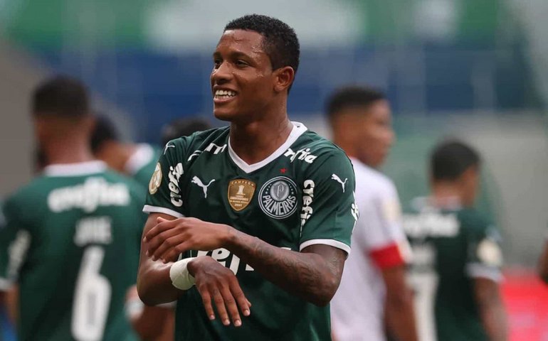 Palmeiras derrota o Red Bull Bragantino e volta a vencer no Brasileirão