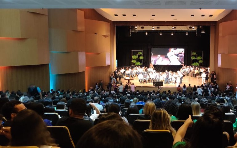 Educação de Alagoas: termo de adesão do programa “escola 10” é assinado com os 102 municípios do Estado