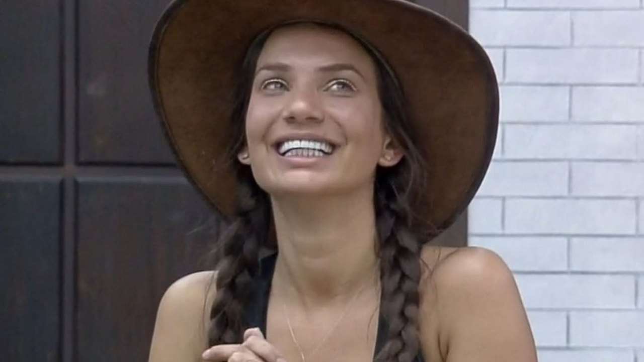 ‘A Fazenda 12’: Após refazer a prova, Stéfani se torna última líder do reality