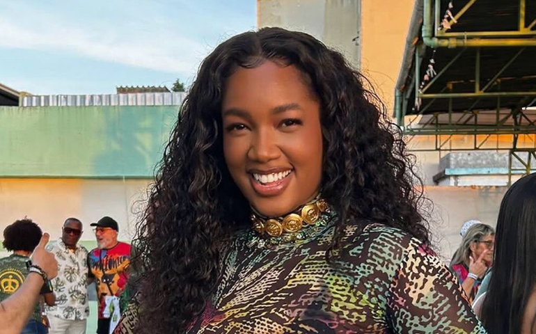 Iza diz estar 'muito feliz' após término com Yuri Lima