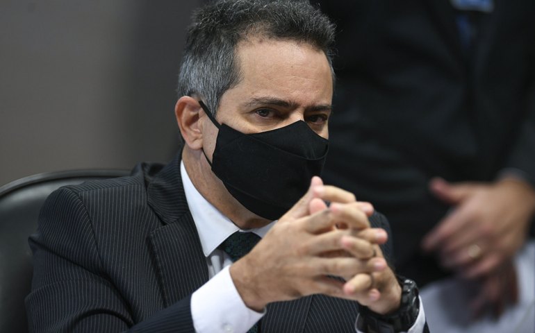 CPI inicia sessão para ouvir depoimento de Elcio Franco e votar quebras de sigilo