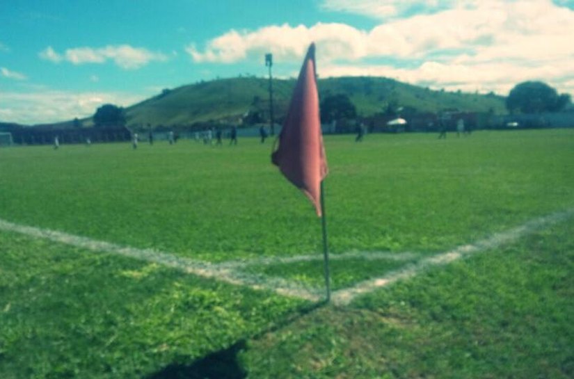 Prefeitura de União recupera o gramado do estádio Orlando Gomes de Barros