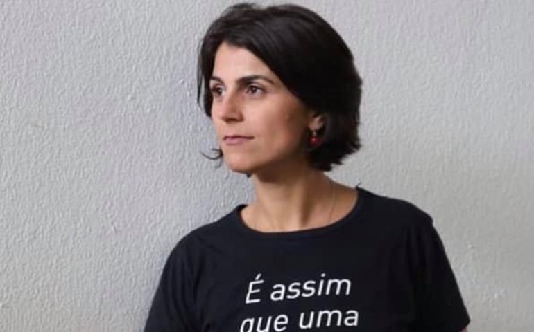 ‘Imaginei que fosse armação política’, diz Manuela sobre contato com hacker