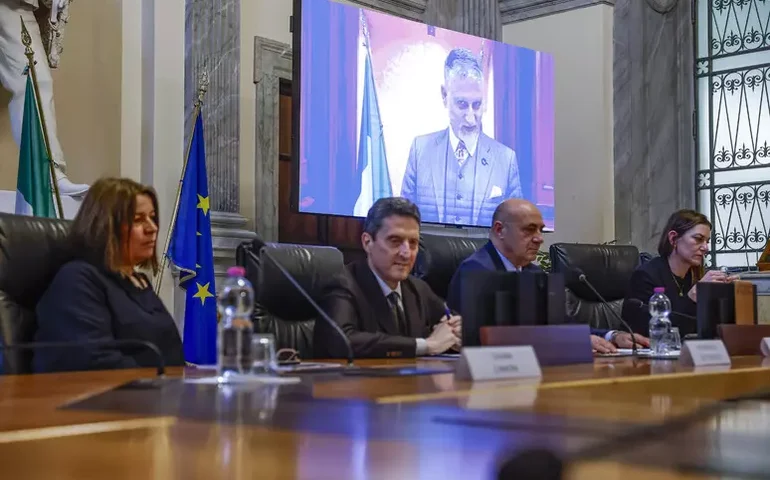 Itália respeitará decisão da Bienal de Arte de Veneza sobre participação russa