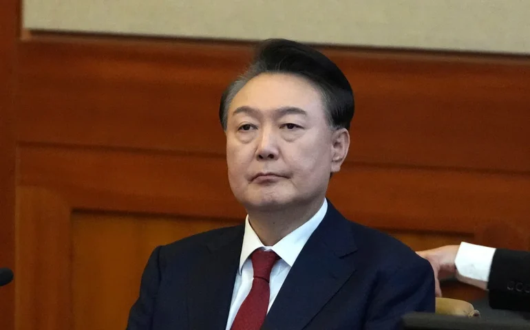 Ex-presidente sul-coreano recebe sentença de prisão perpétua por impor lei marcial em 2024