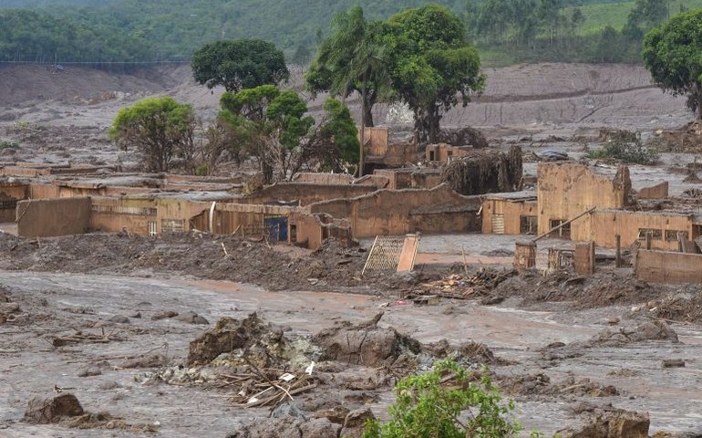 Julgamento da BHP por desastre em Mariana entra no segundo dia